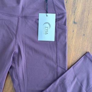 Zyia Active NWT Crop Leggings